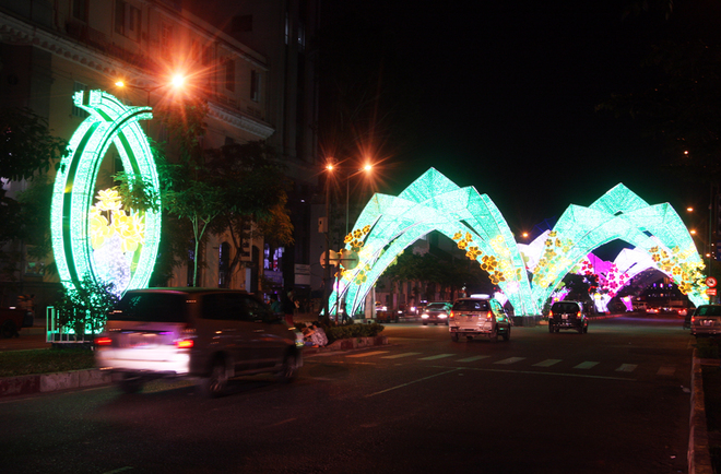 Sài Gòn rực rỡ đón năm 2015