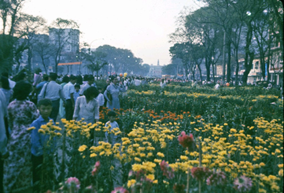 chợ hoa Nguyễn Huệ