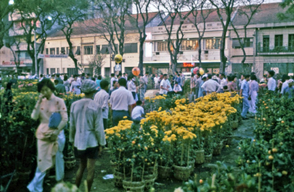 chợ hoa Nguyễn Huệ