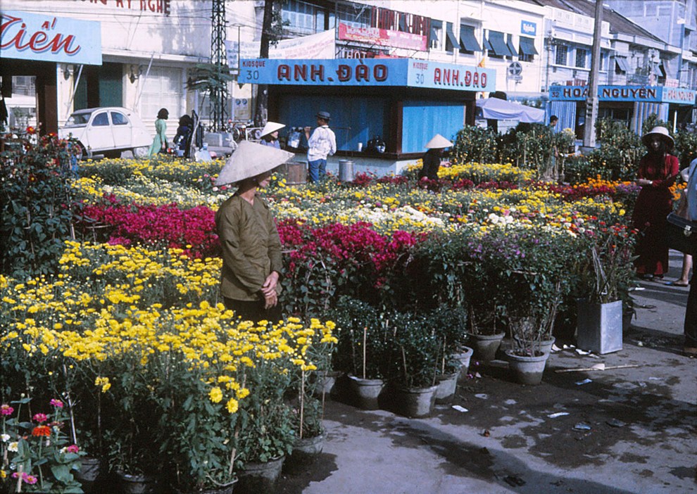 Chợ hoa năm 1970. Ảnh: Sandy